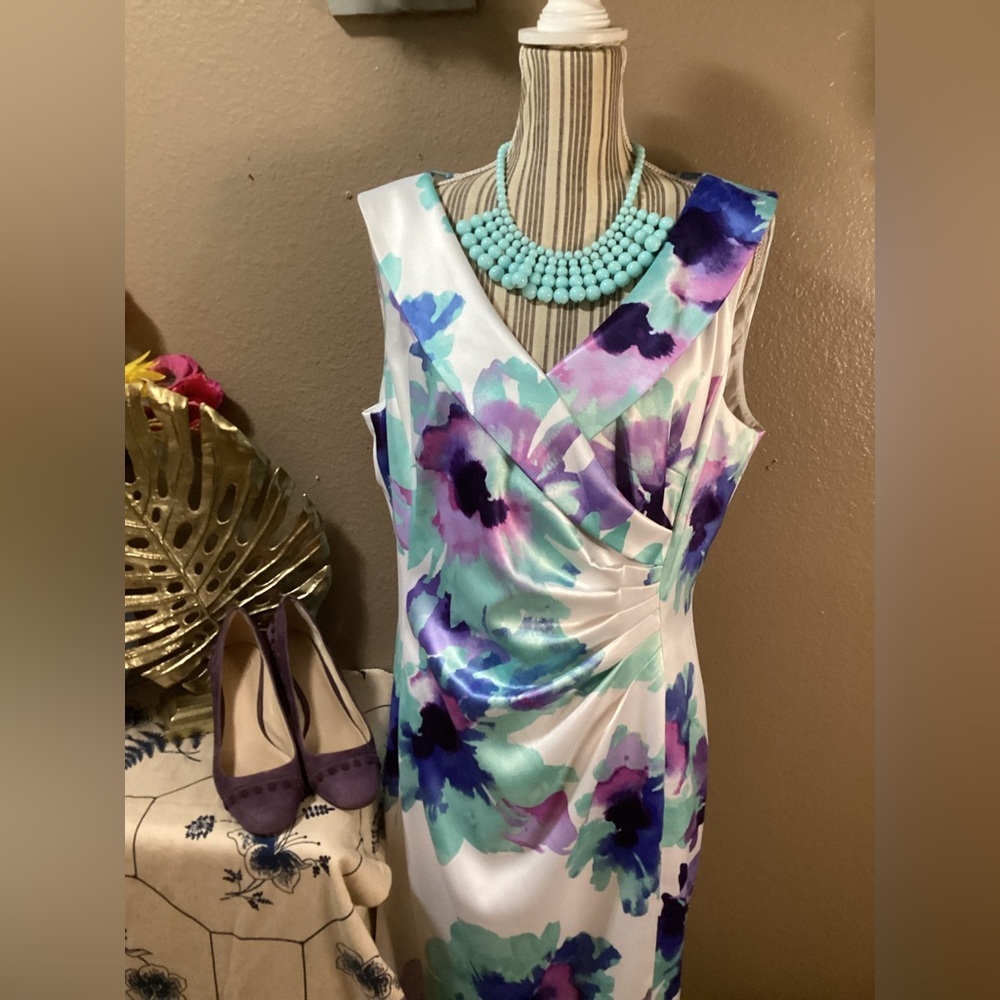 Tahari White and Green Patterned Dress - Picture 3 of 14
